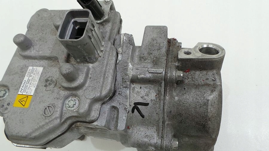 LEXUS IS 300H AC COMPRESSOR 042200-0464 Product image