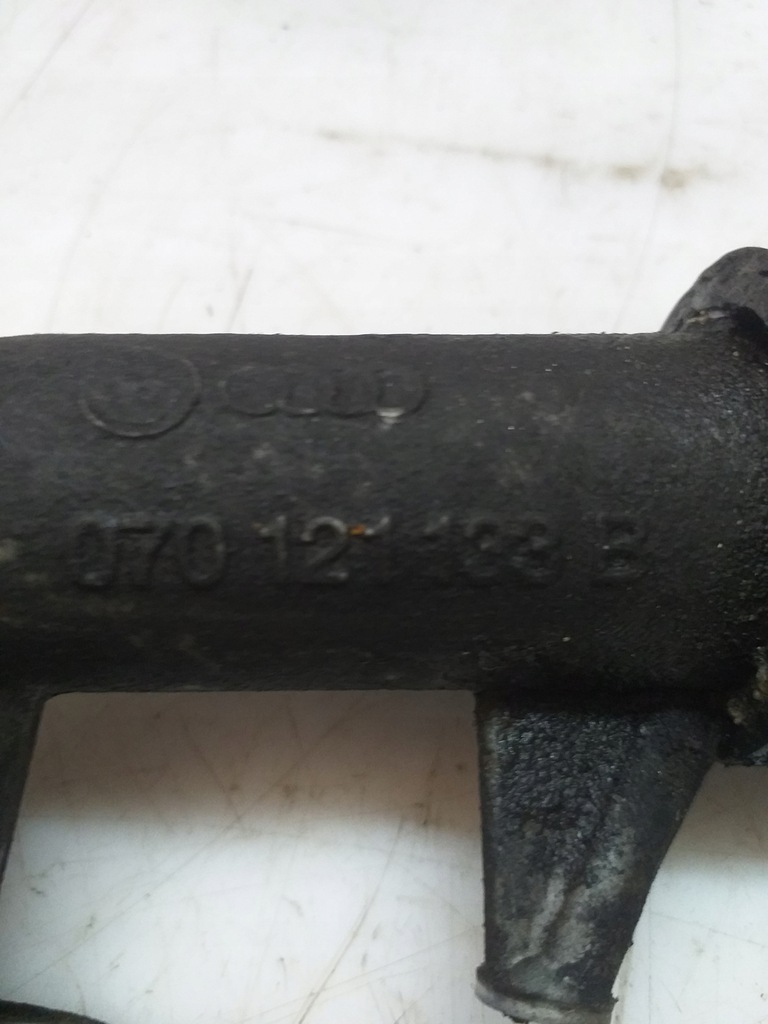 WATER CONNECTOR VW T5 2.5TDI 070121133B Product image